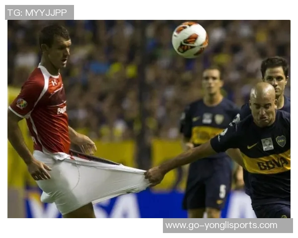 足球场上那些让人捧腹大笑的搞笑瞬间合集绝对不能错过 足球场上那些让人捧腹大笑的搞笑瞬间合集绝对不能错过